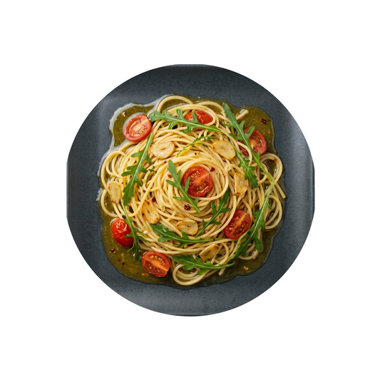 Spaghetti Aglio i Olio mit Tomaten und Rukola