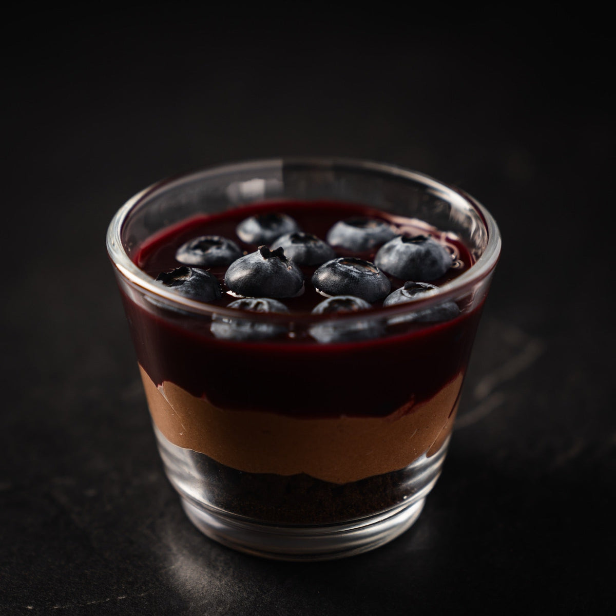 Schokomousse mit Beeren